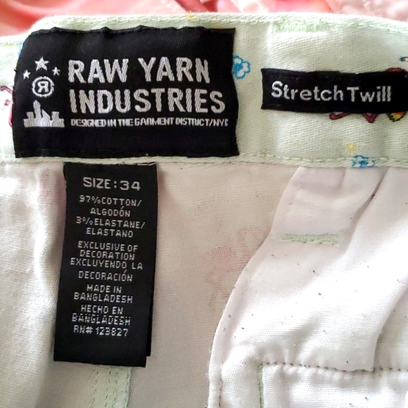 Bundle of (2) Men's Shorts - Picture 6 of 6